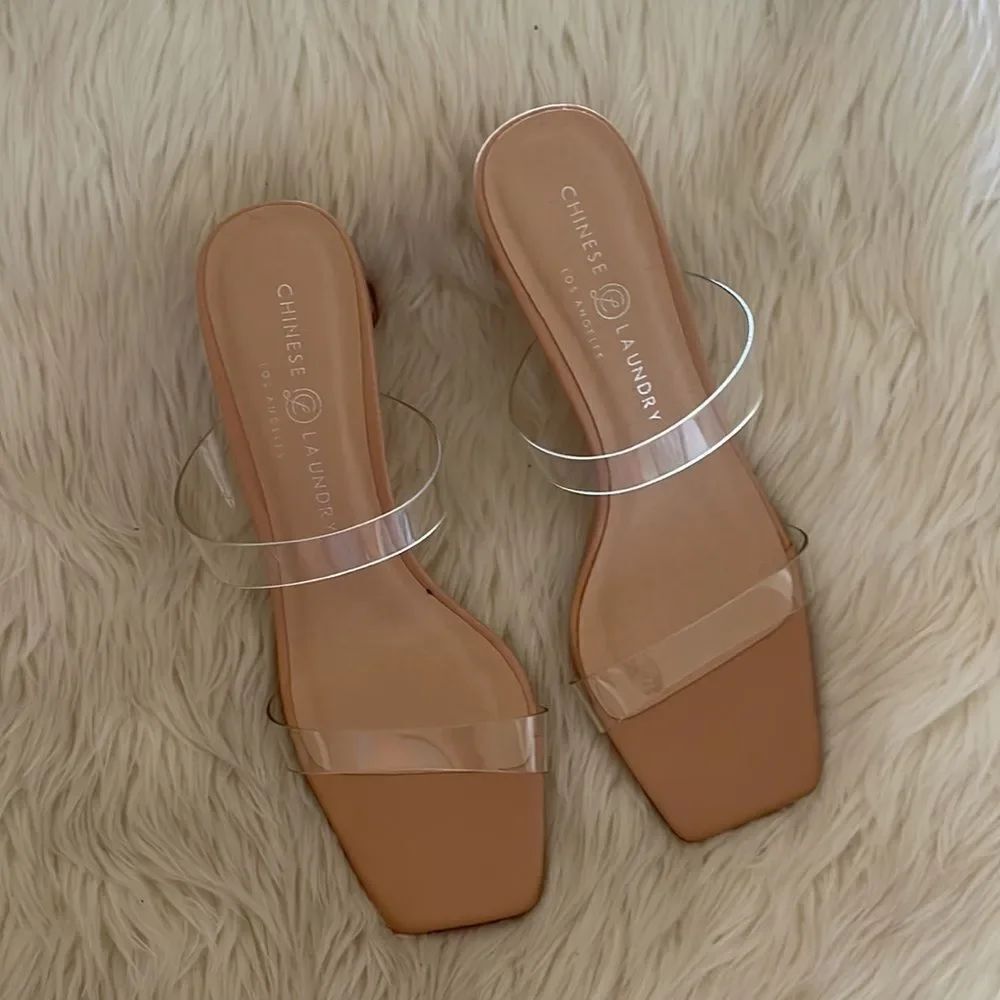 Clear mules  - Picture 2 of 3